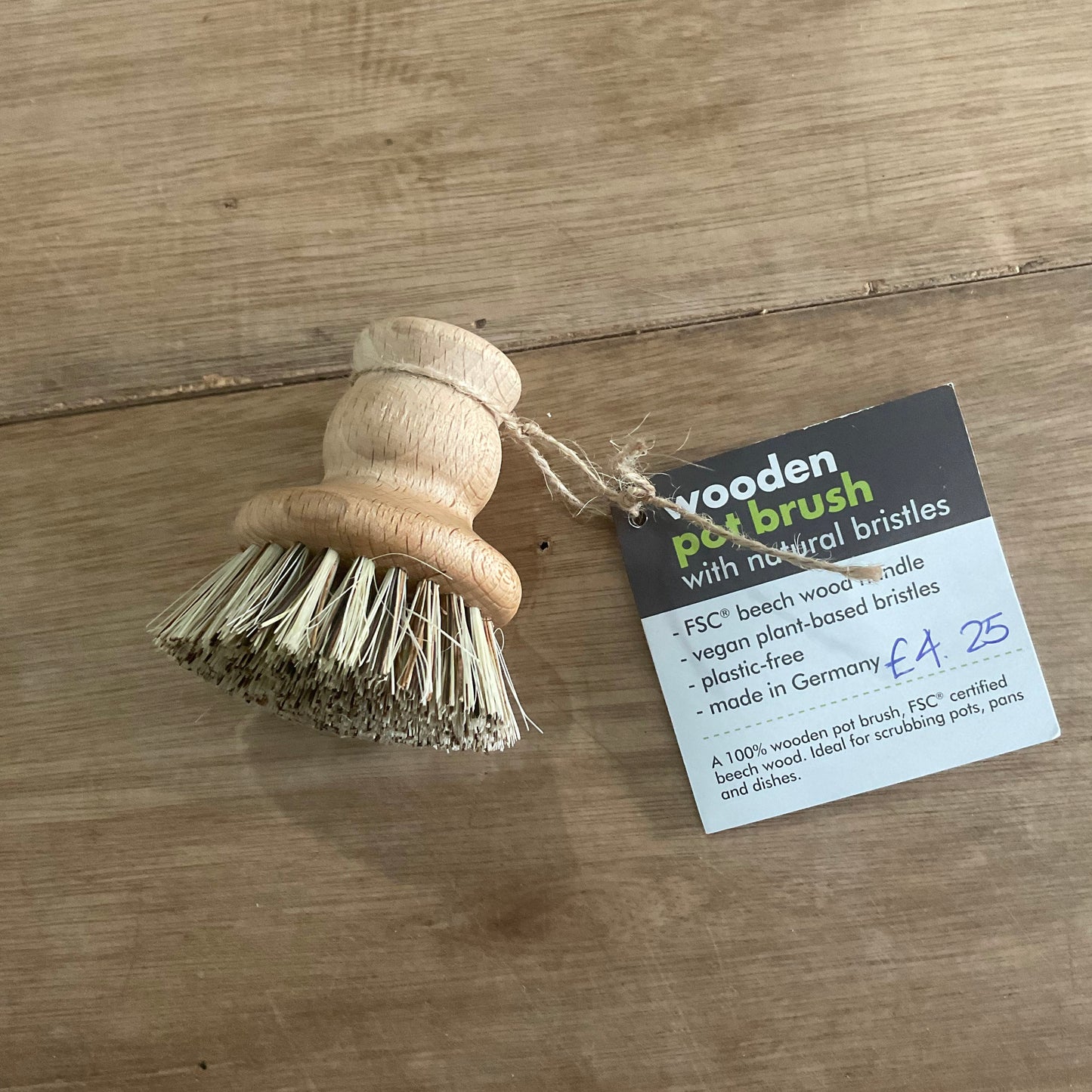 Wooden pot brush